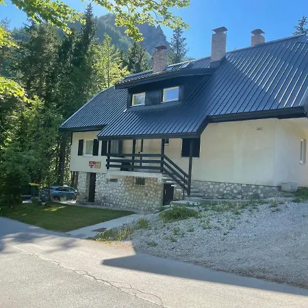 Martinov Dom Apartmán *